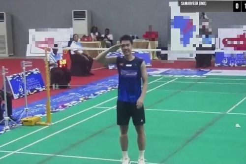 Đức Phát ngạo nghễ với kiểu ăn mừng 'nhà binh' khi vô địch