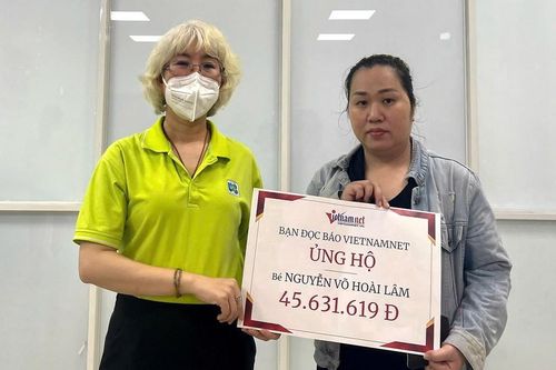 Đóng viện phí hơn 45 triệu đồng cho bé Nguyễn Võ Hoài Lâm