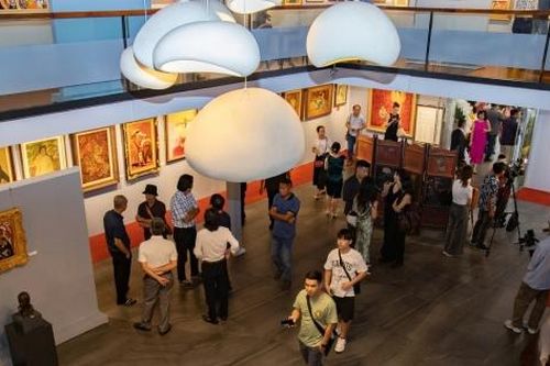 Triển lãm tranh 'Sắc màu thời gian': Nhiều tác phẩm có giá trị lịch sử