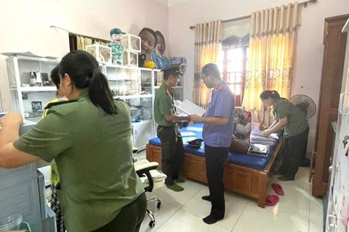 Nữ nhân viên cấu kết nâng khống hóa đơn, chiếm đoạt hơn 3 tỉ đồng