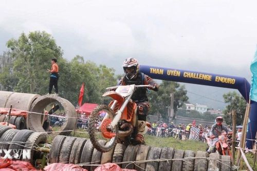 Màn tranh tài gay cấn tại giải đua môtô địa hình 'Than Uyên Enduro Challenge'