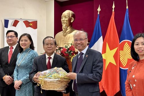 Đại sứ Lào tại Pháp chúc mừng 79 năm Ngày Quốc khánh Việt Nam