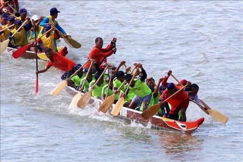 Tưng bừng Giải đua thuyền truyền thống thành phố Đà Nẵng mở rộng