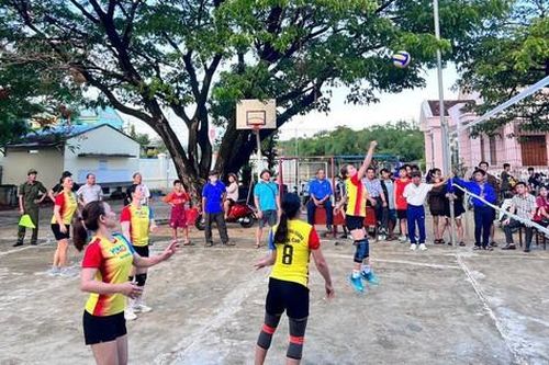 Sôi nổi Giải Bóng chuyền nữ 2024 tại thị trấn Phù Mỹ