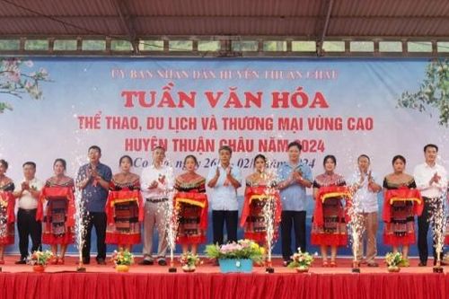 Thuận Châu (Sơn La): Khai mạc Tuần văn hóa thể thao, du lịch và thương mại