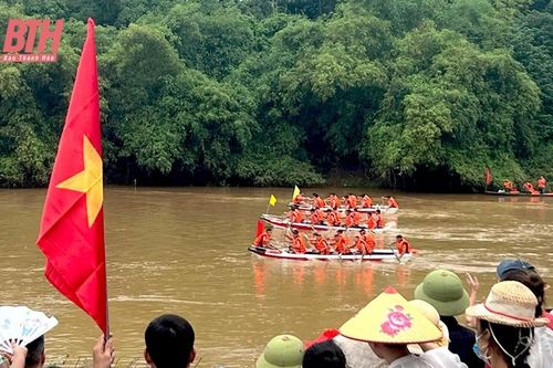 Sôi nổi Lễ hội đua thuyền truyền thống xã Thạch Long năm 2024