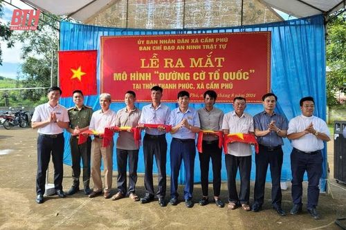 Huyện Cẩm Thủy triển khai mô hình 'Đường cờ Tổ quốc'