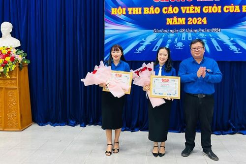 Trau dồi kiến thức, rèn kỹ năng cho đội ngũ báo cáo viên của Đoàn