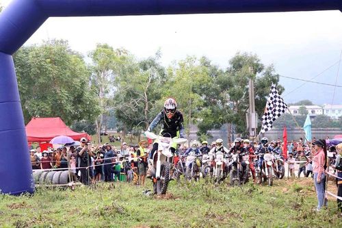 Kịch tính, hấp dẫn Giải đua mô tô địa hình 'Than Uyen Enduro Challenge Cup 2024'