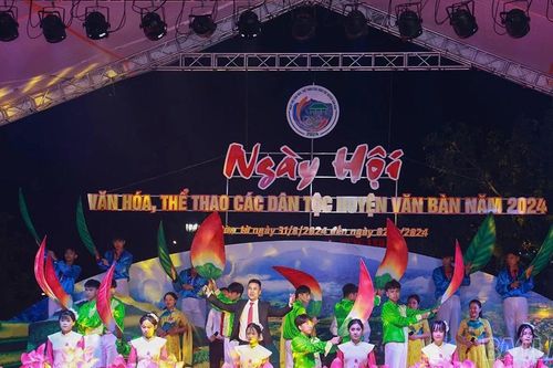 Khai mạc Ngày hội Văn hóa - Thể thao các dân tộc huyện Văn Bàn