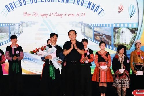Chung kết Hội thi 'Đại sứ du lịch huyện Vân Hồ'