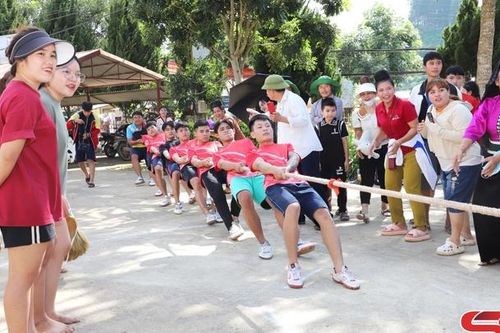 Sôi nổi thi đấu thể thao Phiên chợ vùng cao biên giới Yên Châu