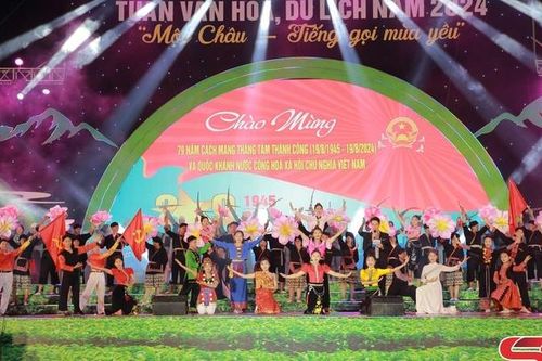 Chương trình nghệ thuật 'Đắm say đêm hò hẹn'