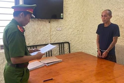 Đối tượng 3 tiền án tiếp tục bị khởi tố vì chống người thi hành công vụ