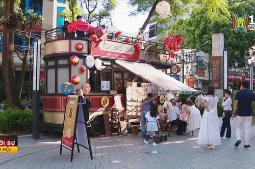 Tái hiện không gian Hà Nội xưa qua toa tàu nhỏ