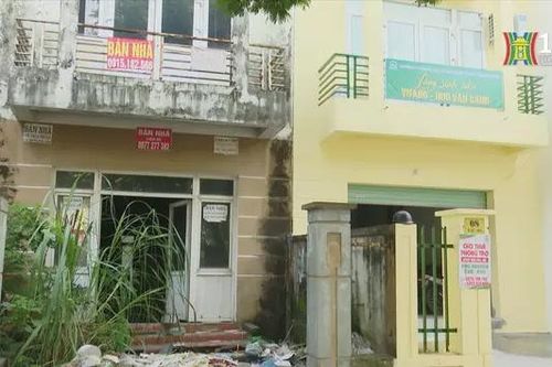 Biệt thự, nhà liền kề giá chục tỷ bỏ hoang