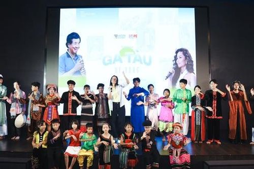 Hoa hậu H'Hen Niê khởi xướng thư viện 1 triệu cuốn sách cho học sinh