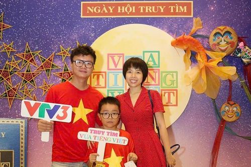 Các bạn nhỏ tham gia ngày hội 'Truy tìm Vua Tiếng Việt' quyên góp sách ủng hộ trẻ em vùng cao