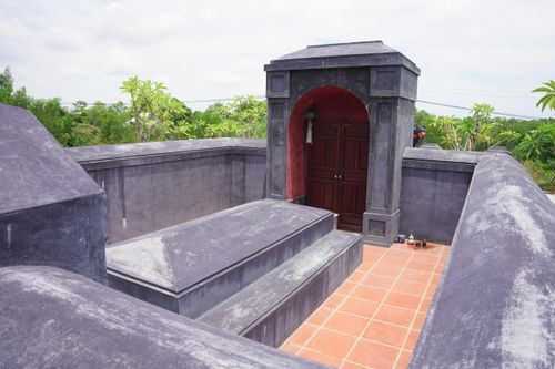 Diện mạo lăng mộ vợ vua Tự Đức sau gần thập kỷ bị san phẳng làm bãi đậu xe