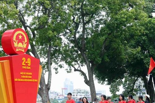 Thủ đô rực rỡ sắc màu đón mừng Quốc khánh 2-9