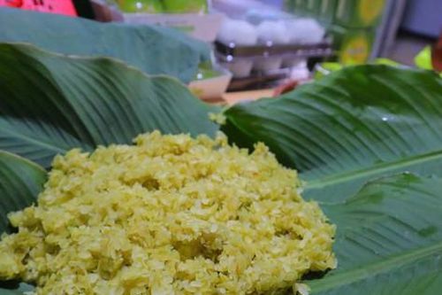 Đến Mễ Trì xem làm cốm