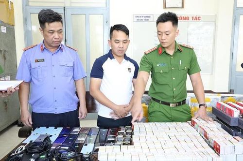 Bắt đối tượng mua bán tài khoản ngân hàng