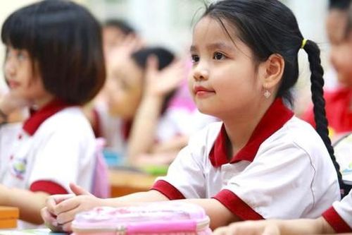 Những khoản tiền không được thu của cha mẹ học sinh