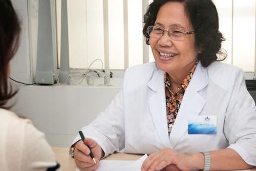 GS.BS Nguyễn Thị Ngọc Phượng - người khai sinh cô đỡ thôn bản nhận giải 'Nobel châu Á'