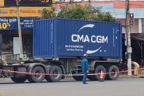 Tạm giữ lái xe container gây tai nạn khiến 2 dì cháu tử vong