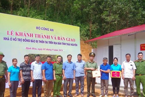 Bộ Công an bàn giao nhà ở cho gia đình bị ảnh hưởng thiên tai ở Thái Nguyên