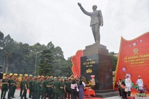 Quân khu 7 khánh thành Đài tưởng niệm Chủ tịch Hồ Chí Minh