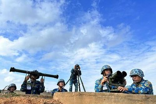 Canh cho Tổ quốc bình yên