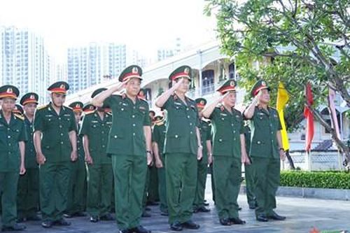 Bộ tư lệnh TP Hồ Chí Minh dâng hương Chủ tịch Hồ Chí Minh