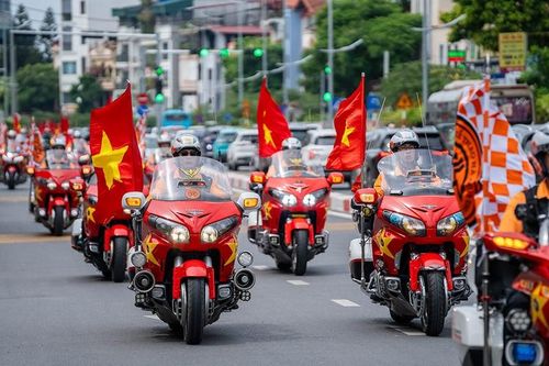 'Xế khủng' mừng quốc khánh 2/9 và 62 năm CLB môtô Hà Nội