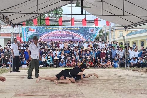Sôi nổi hội vật truyền thống mừng ngày Quốc khánh ở Hà Tĩnh