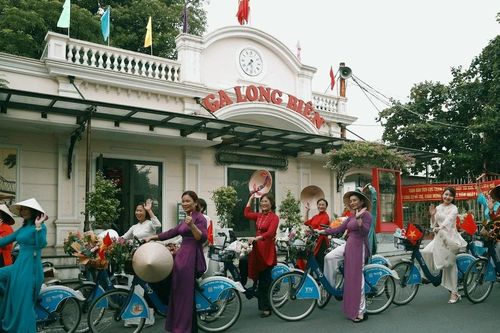Ấn tượng hành trình 'Áo dài kết nối du lịch với di sản Hà Nội'