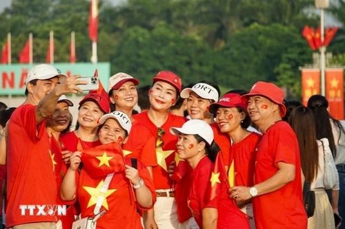 Dòng người đổ về Quảng trường Ba Đình mừng 79 năm Quốc khánh 2/9