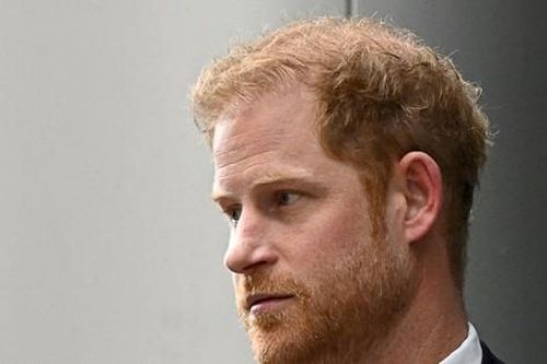 Harry dọn đường trở về Anh