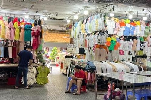 Cảnh đìu hiu lạ thường tại chợ truyền thống ở TPHCM dịp lễ