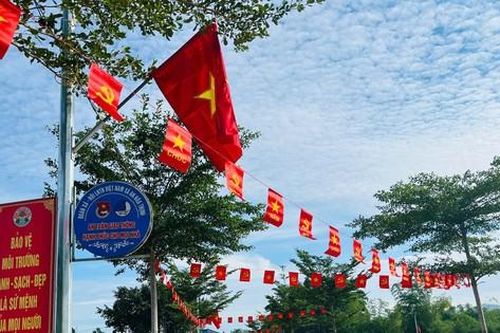 Những nẻo đường Hà Tĩnh rực đỏ cờ hoa ngày Quốc khánh