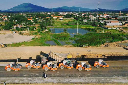 Vượt núi băng rừng thi công cao tốc gần 12.000 tỷ đồng Vân Phong - Nha Trang