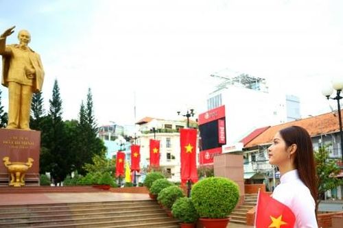 TP. Cần Thơ rực rỡ cờ đỏ sao vàng chào mừng Quốc khánh