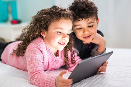 Các tỷ phú công nghệ kiểm soát thời gian sử dụng màn hình của con cái thế nào?