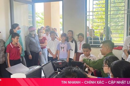 'Xuyên lễ' cấp căn cước cho công dân Hà Tĩnh