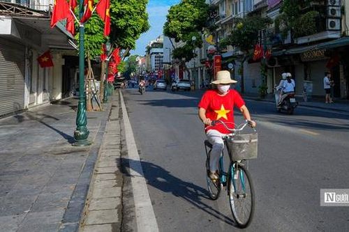 Phố phường Hà Nội bình yên ngày Tết Độc lập