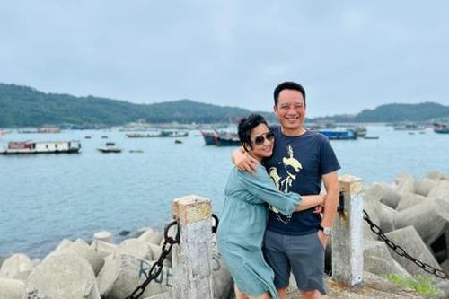 Chồng Mỹ Linh tủi vì đi đâu bạn bè cũng đi cùng vợ: 'Mình phát ngượng'