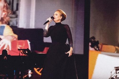 Adele rơi nước mắt, thông báo rời xa khán giả