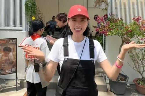 'Đả nữ màn ảnh Việt' đi bán mì dù đang nổi đình đám, nguyên nhân do đâu?