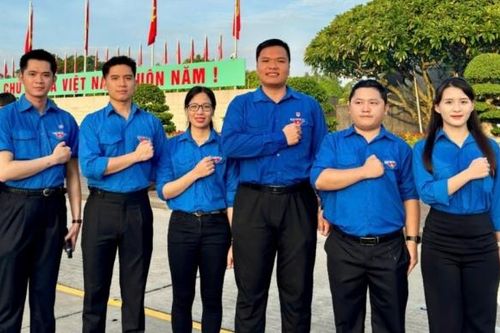 Đoàn viên, Thanh niên Bộ Công Thương vinh dự và tự hào dự Lễ chào cờ mừng Quốc khánh 2/9