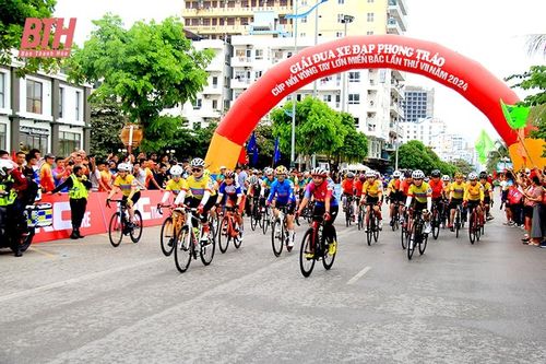 Ngày hội Xe đạp thể thao 'Nối vòng tay lớn' TP Sầm Sơn 2024